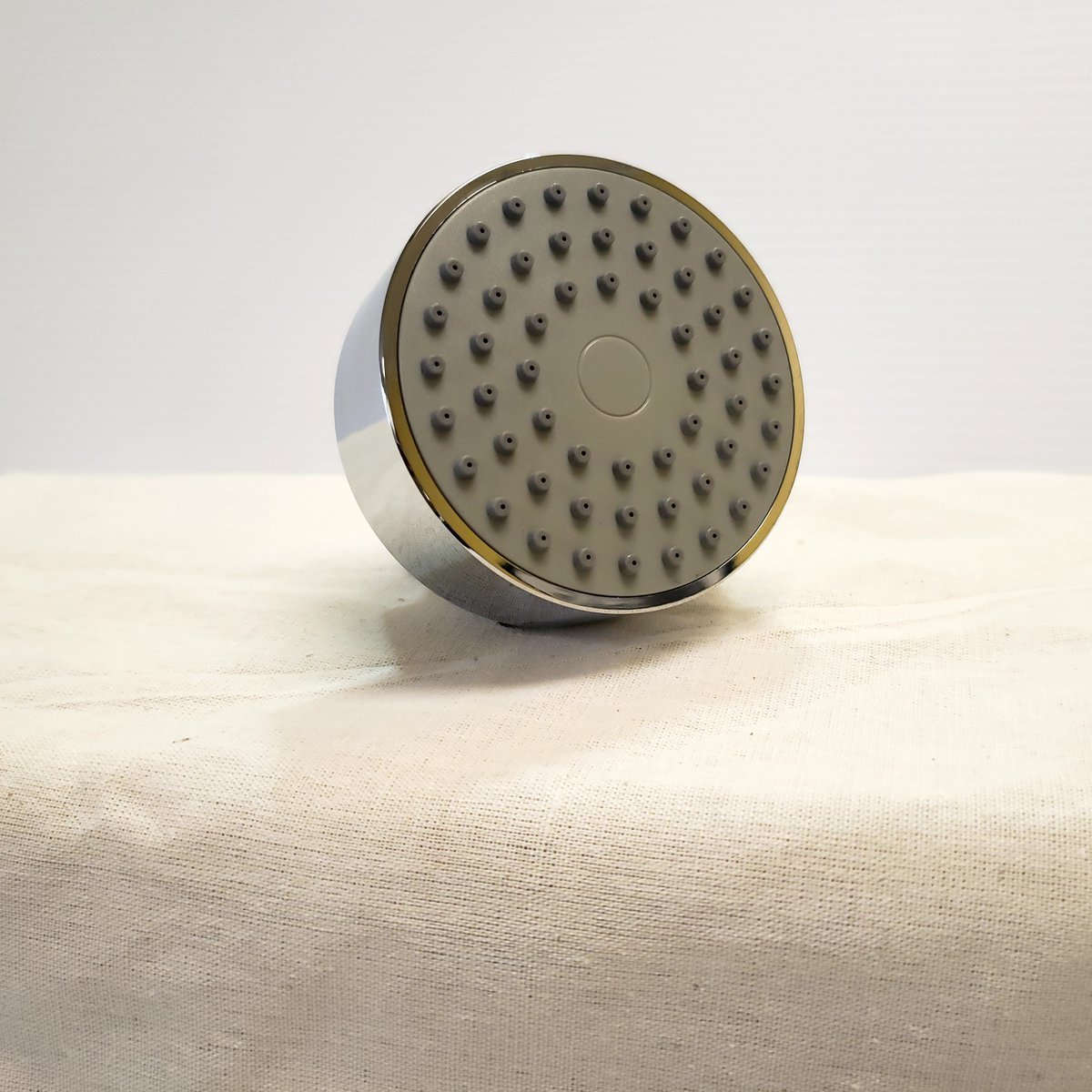 ReStoreKC's tweet photo. Right now, you can get a fantastic deal on showerheads at all 5 ReStore KC locations! The smaller shower head is just $3 and the larger one is $5. 🚿🚿

Shop with us today until 6pm! See locations at https://t.co/xqd2eZZCp3! https://t.co/CWNx2V2xSm