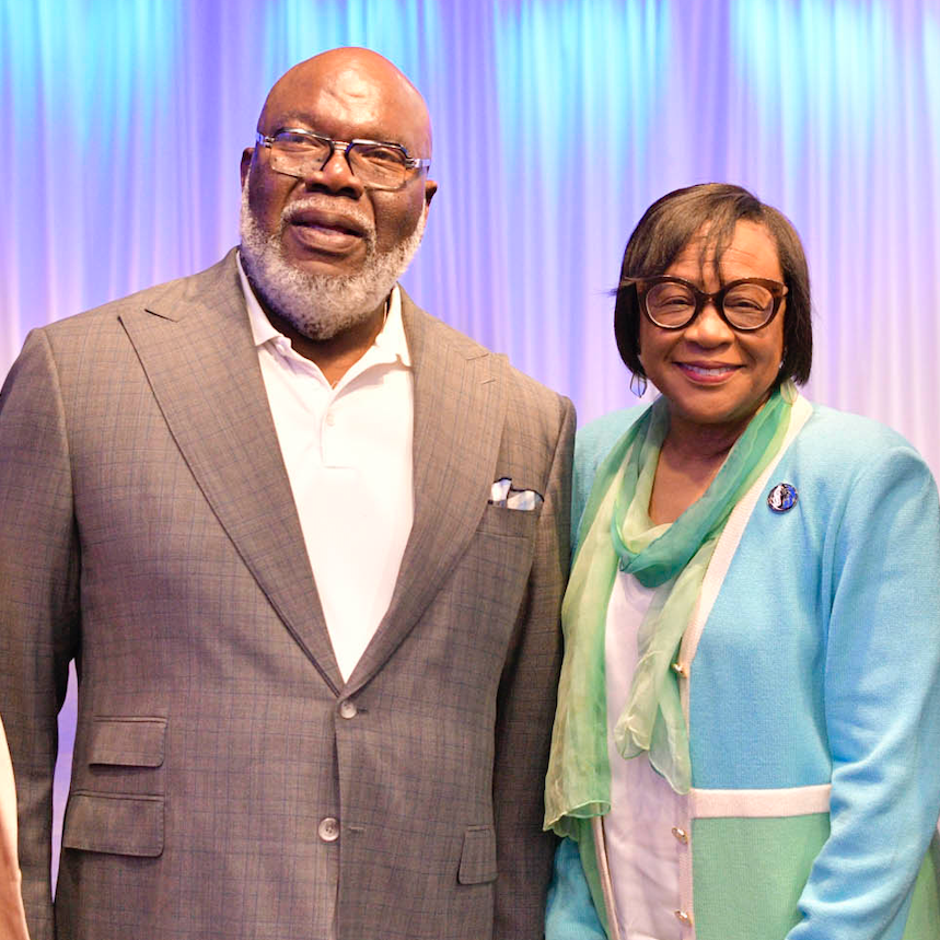 BishopJakes's tweet photo. Throughout Women’s History Month, I’m shouting out disruptive thinkers like my good friend @CyntMarshall. She serves as CEO of the @DallasMavs and was the first Black female CEO in the NBA. I couldn’t be prouder of her! 

#DisruptiveThinking https://t.co/qOpbQ60kpe