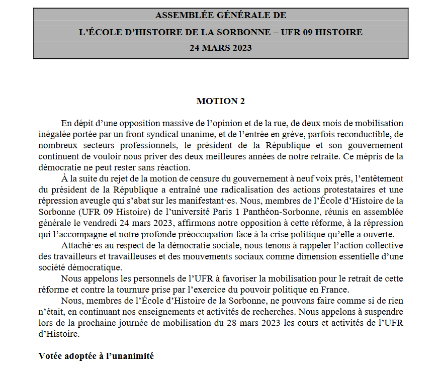 Tremble, Macron ! L'AG des personnels de l'UFR d'histoire à <a href="/SorbonneParis1/">Université Paris 1 Panthéon-Sorbonne</a> a adopté la motion suivante :

« En dépit d’une opposition massive de l’opinion &amp; de la rue, de 2 mois de mobilisation inégalée portée par un front syndical unanime, et de l’entrée en grève,
1/