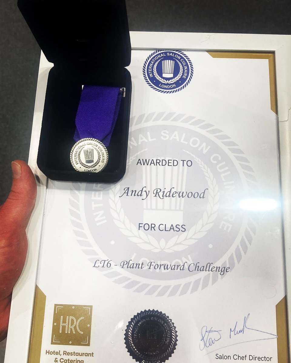 Andy Ridewood tweet media