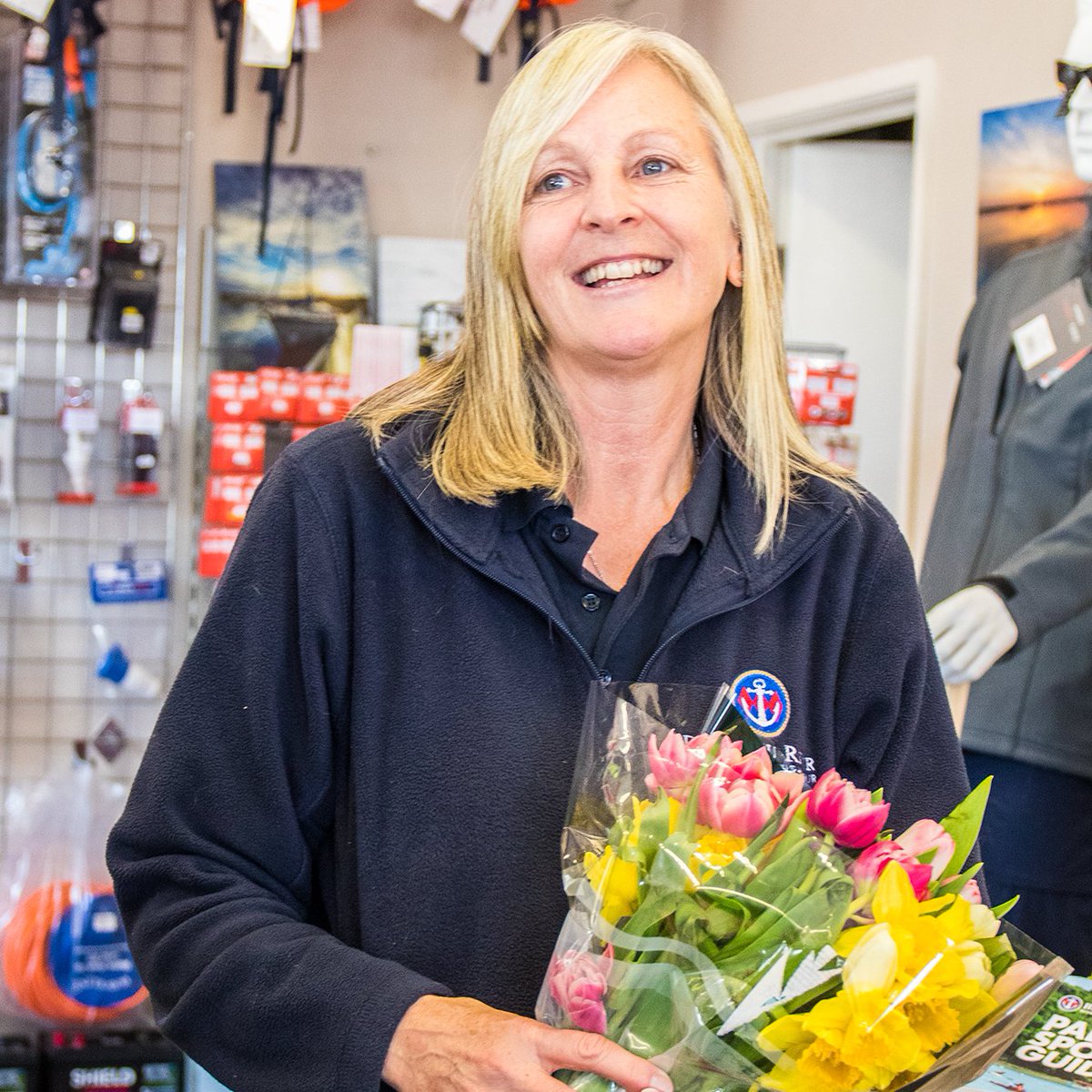 BeaulieuRiver's tweet photo. Today is a very special #FridayIntroduction!
Today Amanda, our fabulous River Administration Officer is celebrating 20 years here at the marina! 🎉 https://t.co/Q3glkCqjdU