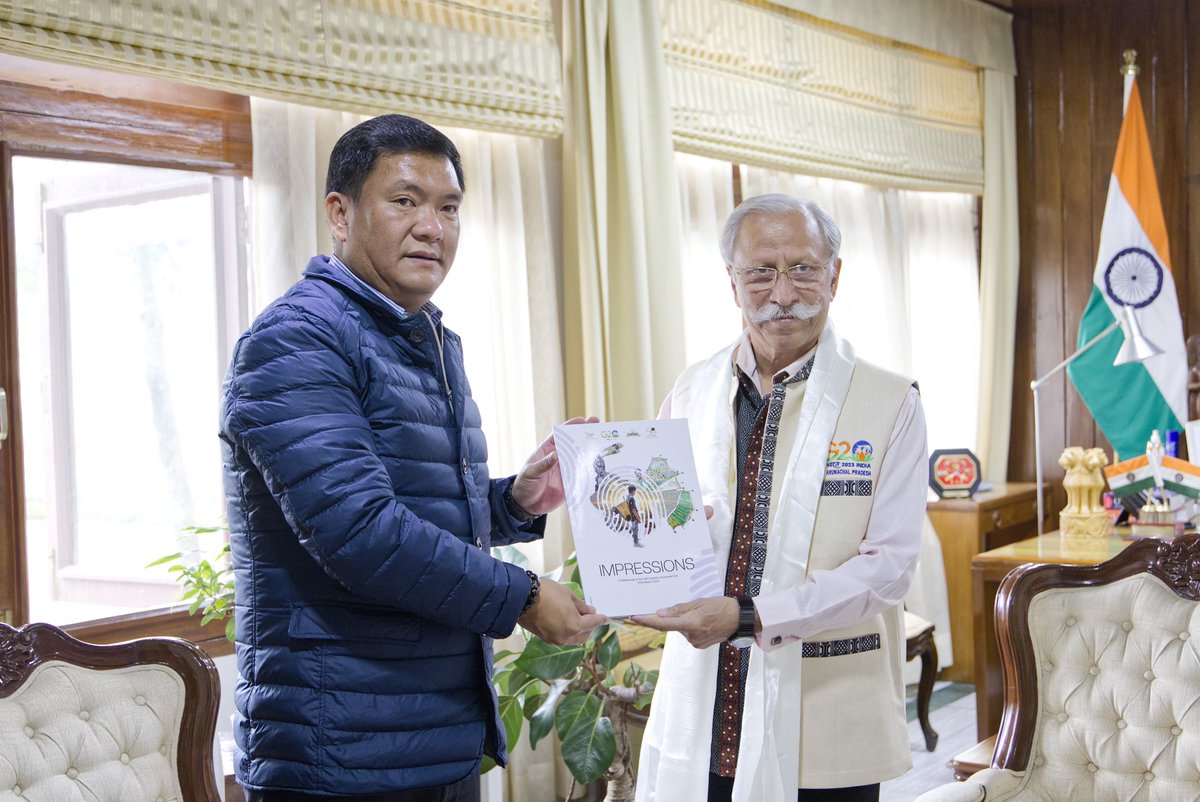 PemaKhanduBJP's tweet photo. Called on Hon'ble Governor Lt General Shri KT Parnaik ji, PVSM, UYSM, YSM (Retd) at Raj Bhavan. Briefed him about G20 meeting at Itanagar and on implementation of development policies and programmes of the government in the State. https://t.co/NkjlGfDvRV