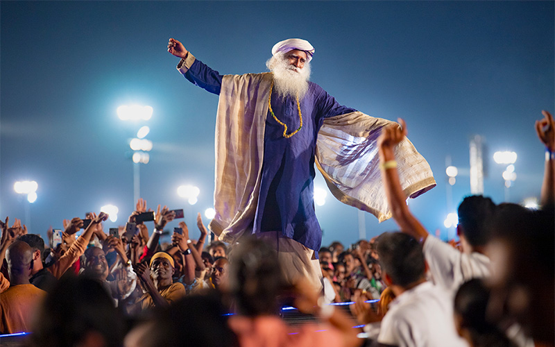 SadhguruJV's tweet photo. If you shift from unwillingness to Willingness, from inertia to Effervescence, your life will be Joyful and Effortless. And one day, when you look back, you will see you have lived a Spectacular Life. #SadhguruQuotes https://t.co/eXCQ3tp2hB
