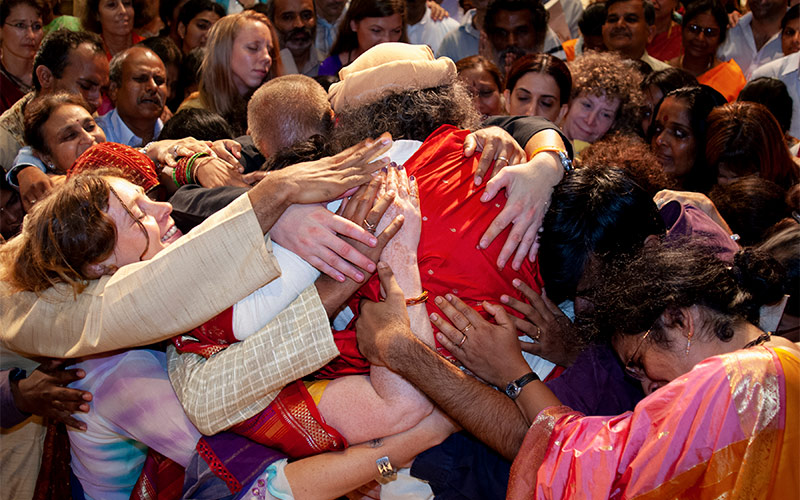 SadhguruJV's tweet photo. If we hold Life as our highest value, we will naturally include and accept every Human Being. #SadhguruQuotes https://t.co/O2j1YQaroP