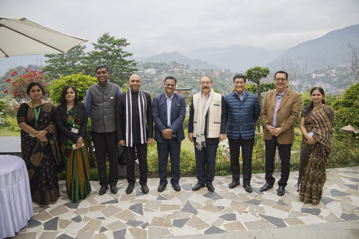 PemaKhanduBJP's tweet photo. Officers of G20 Secretariat, @MEAIndia, led by @g20org Chief Coordinator Shri Harsh Vardhan Shringla ji made a courtesy call at Itanagar. Looking forward to enriching and fruitful deliberations during G20 meeting tomorrow. https://t.co/JJdSWzrDPE