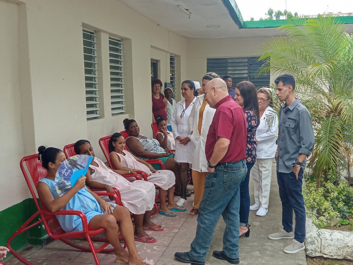 DrRobertoMOjeda's tweet photo. Los candidatos a diputados por el municipio #Cienfuegos visitamos las comunidades de Guabairo, San Antón, Quesada y Punta Gorda, donde intercambiamos con la población, conocimos  insatisfacciones y constatamos las acciones que se realizan para darle respuesta. #MejorEsPosible https://t.co/7QuTIWCqPw