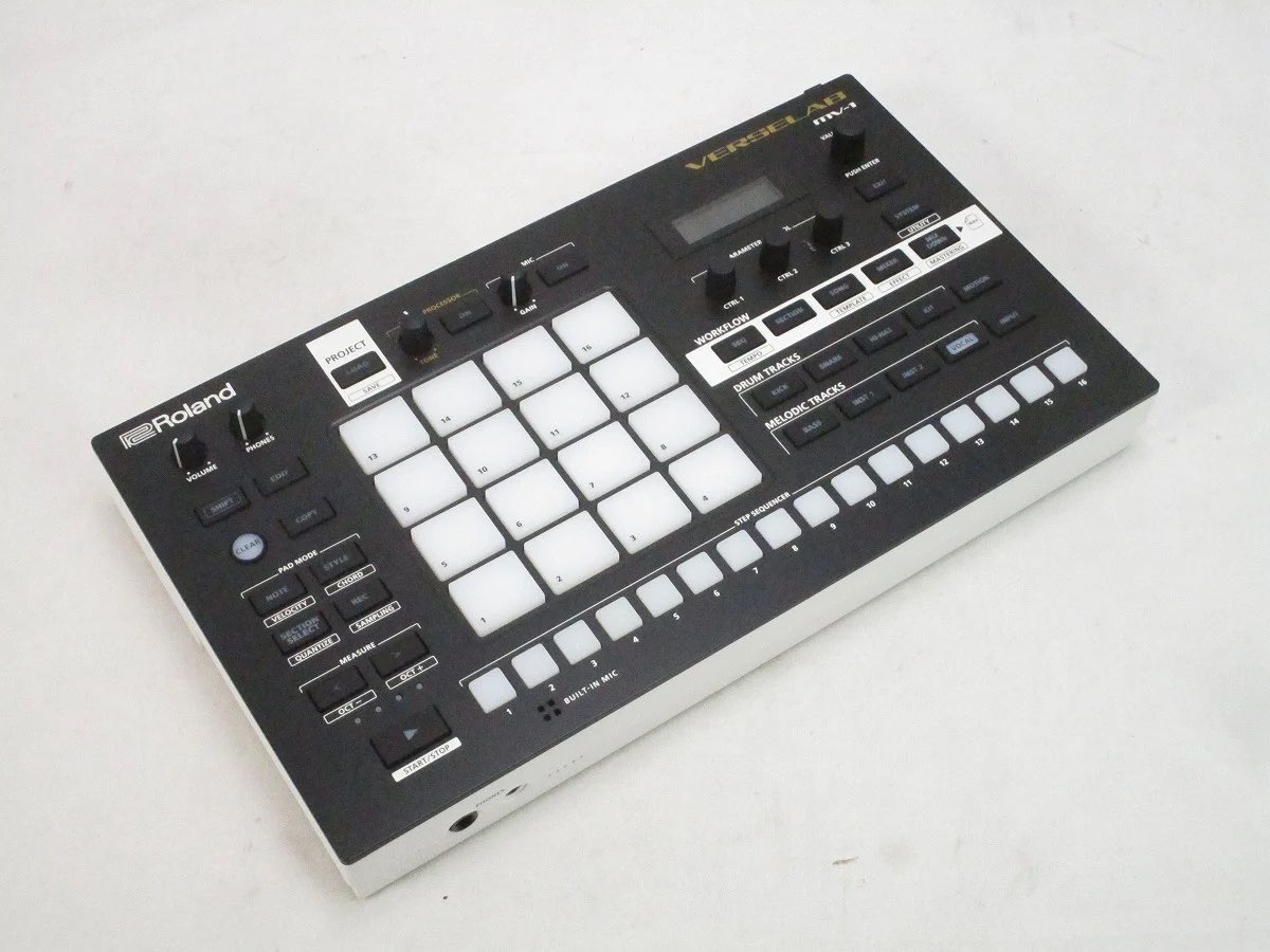 ishibashi_yoko's tweet photo. 横浜店 #キーボードマート です。

先日入荷した【中古】 #roland #MC707 や #MV1 の影響か、
本日は #FA06 と #VR09 のローランドのシンセの中古が入荷。
これから商品ページ作ります。

MC-707など販売中の中古商品はコチラ⬇ 
https://t.co/7Rb0YfWJTW…

#シンセ
#中古シンセ
#イシバシ楽器横浜店 https://t.co/ZM5HlKiHRi