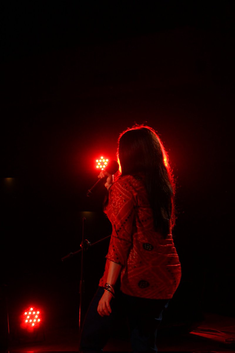 ChandraniKwz's tweet photo. That's how i roll π #gigs #backtobackgigs #Krosswindz #Concerts #Singer #SingerSongwriter #indieartist #artist #Kolkata https://t.co/stHHQsjgj0