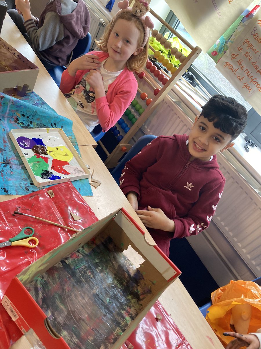 WlpsYear2's tweet photo. Shoebox foosball has kicked off! All boxes drying 🎨🖌️👩🏻🎨 ready for our tournament later ⚽️🏆#WheelersLanePri #visionday #foosball #mess https://t.co/nSAHDdq8Co