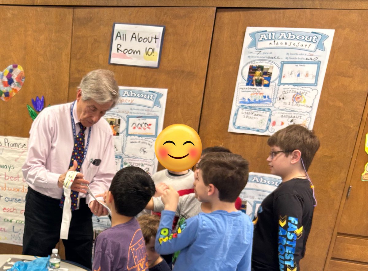 Scillieri_GW's tweet photo. @RichardRampolla thank you for always being yourself and allowing us to celebrate you while your final days @MahwahGW come to a close. #mahwahconnects #gwhappy #specialsnack https://t.co/jmvwWu4j2Z