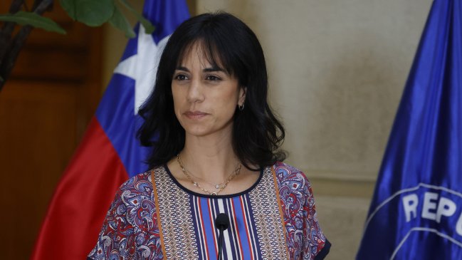 Cooperativa's tweet photo. Senadora Núñez acusó "silencio cómplice" de la directiva de RN ante ataque de Cordero a Campillai #CooperativaContigo https://t.co/n3MEMgSbKe https://t.co/pR6Xc8ICyU