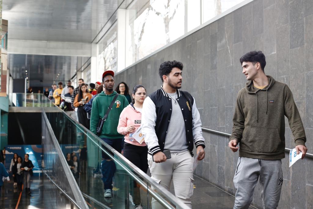 barcelonactiva's tweet photo. 🔛La jornada 'La carrera de la teva vida' converteix #Porta22 en un estadi per preparar-se per l’èxit professional.
📍Hem realitzat tallers relacionats amb l’orientació laboral i el mercat de treball, als quals han participat els i les assistents a l'Spring School de @RMetiers! https://t.co/yZmKZGtSP9