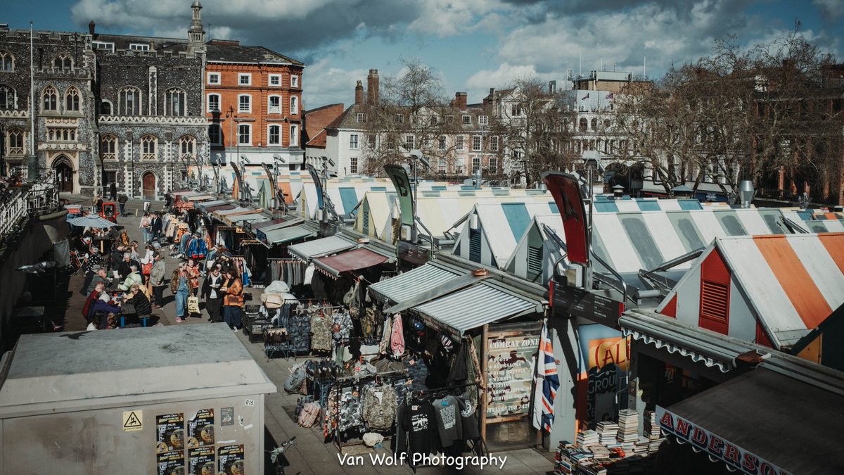 'Spice up your week with a visit to the vibrant #NorwichMarket! It's a kaleidoscope of colors and flavors, offering a feast for all the senses 🌈🍓🍍🍭 #MarketLove #Foodies #Norwichmarket'