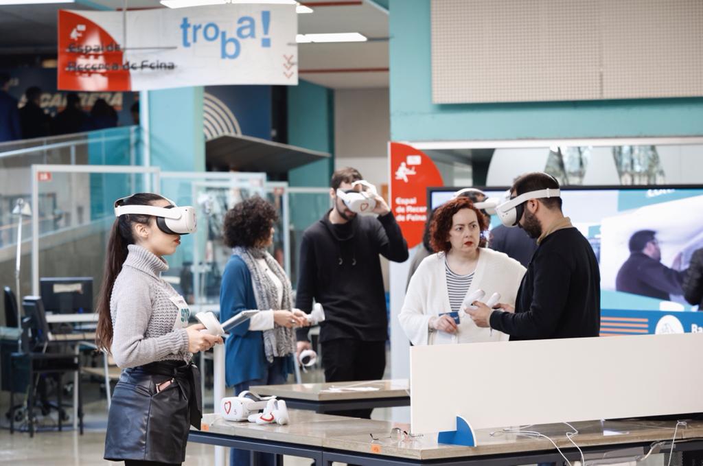barcelonactiva's tweet photo. 🔛La jornada 'La carrera de la teva vida' converteix #Porta22 en un estadi per preparar-se per l’èxit professional.
📍Hem realitzat tallers relacionats amb l’orientació laboral i el mercat de treball, als quals han participat els i les assistents a l'Spring School de @RMetiers! https://t.co/yZmKZGtSP9