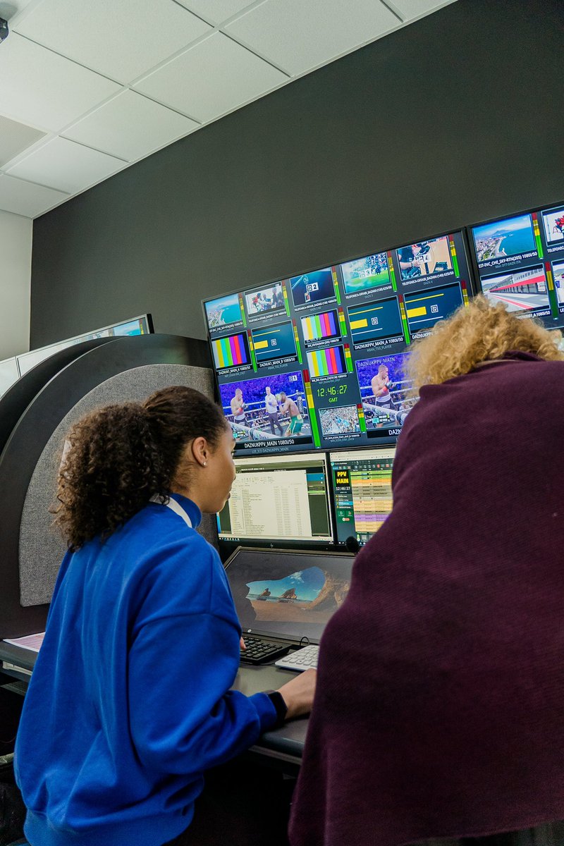 “All Leeds Aren’t We”

What a day our BCOMS North Masterclass group had with <a href="/dazngroup/">DAZN</a> 

Great to go behind the scenes and see why they’re one of the world’s biggest sports broadcasting platforms. 

📸 The Social Ansar