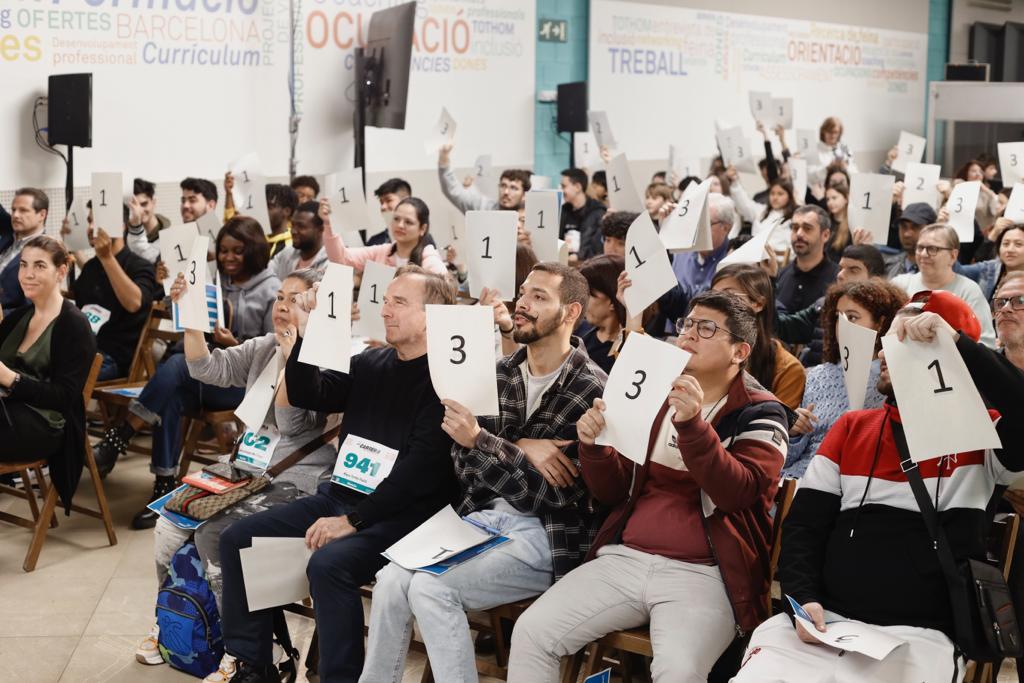 barcelonactiva's tweet photo. 🔛La jornada 'La carrera de la teva vida' converteix #Porta22 en un estadi per preparar-se per l’èxit professional.
📍Hem realitzat tallers relacionats amb l’orientació laboral i el mercat de treball, als quals han participat els i les assistents a l'Spring School de @RMetiers! https://t.co/yZmKZGtSP9