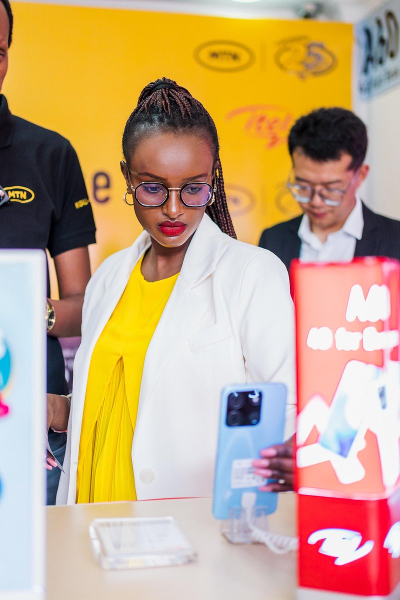 MTNRwanda's tweet photo. #WhatAreWeDoingToday
MTN Rwanda has launched the smart phone, iTel A60 in partnership with @itelrwanda. In a bid to make 4G devices more affordable &amp; accessible, the device will be sold at all MTN Rwanda Service centres, Connect Shops &amp; ITEL stores at FRW 75,000 
#ConnectRwanda https://t.co/1qtCRQ6lXW