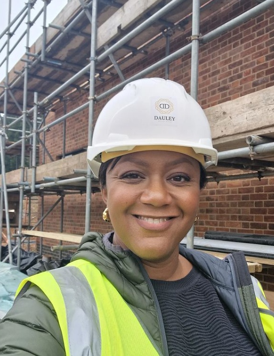 DauleyDesign's tweet photo. Working with developers was on my manifestation board for 2023.

New challenges, new adventures, more creativity and more fun.
.
#constructionsite #bigbuild #ecohouses #showhouses #showhousedesign #interiordesigner #interiordesign #designer #developers #commercialdesign https://t.co/QgqQPsoT5m