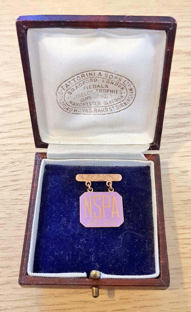 DrLaurenPadgett's tweet photo. I'm currently finishing my working week off auditing @BradfordMuseums' collections & I've come across timely #MuseumObject for #WomensHistoryMonth. A medal presented to #Bradford campaigner Florence White by the National Spinsters' Pension Association in 1937. https://t.co/2auePCxg3h