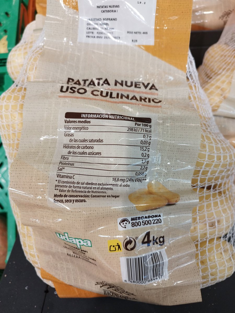 vozinsolente's tweet photo. Mi ama ha comprado patatas de Udapa en Mercadona pensando que al ser una cooperativa y de aquí, serían patatas alavesas. Ya sabéis, somos patateros.
Y ojito, ORIGEN ISRAEL. 
Me caguen la madre que me parió. ¿Estamos locos? Nos estamos cargando el mundo. De Israel, además. 😡 https://t.co/E0cDA1peBO