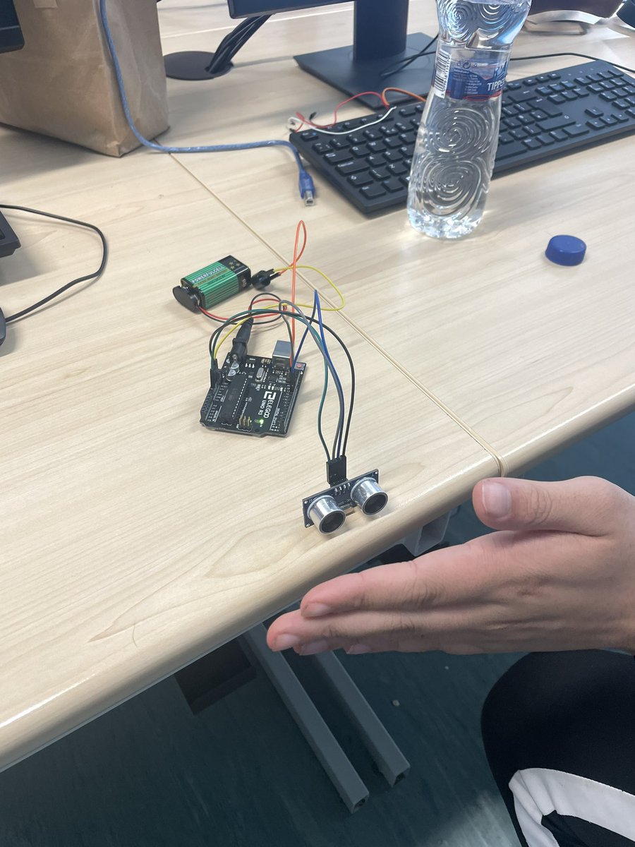 Karol_Fitz's tweet photo. Another #CreativeCluster teams developed a heart rate monitors, sensors for automated assisted doors and sensors for kids that are visually inspired. All projects coming along nicely. @SamOSullivan_ @thiagobro @TUS_ie @TUS_Athlone_ https://t.co/TdXGe9I4MI