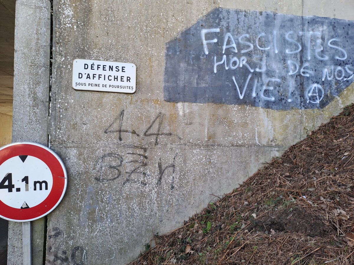 Defi44bzh's tweet photo. Un tag pour la réunification de la Bretagne à Guingamp! 
#Réunification #Bretagne #44eBreizh #Referendum https://t.co/6SK603AHU7