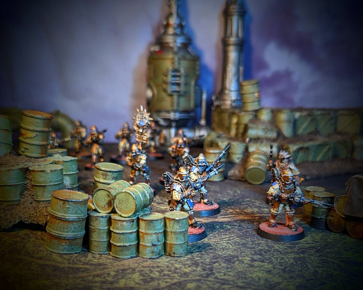 MutantEyes's tweet photo. As one of my fav things in the hobby is to do, I took some scenic photos of my Solar Auxilia and took the time to write some fluff for them too, which you can check out here: https://t.co/SnQzmP8pl4 #WarhammerCommunity #solarauxilia #horusheresy https://t.co/LxE9qspmHw