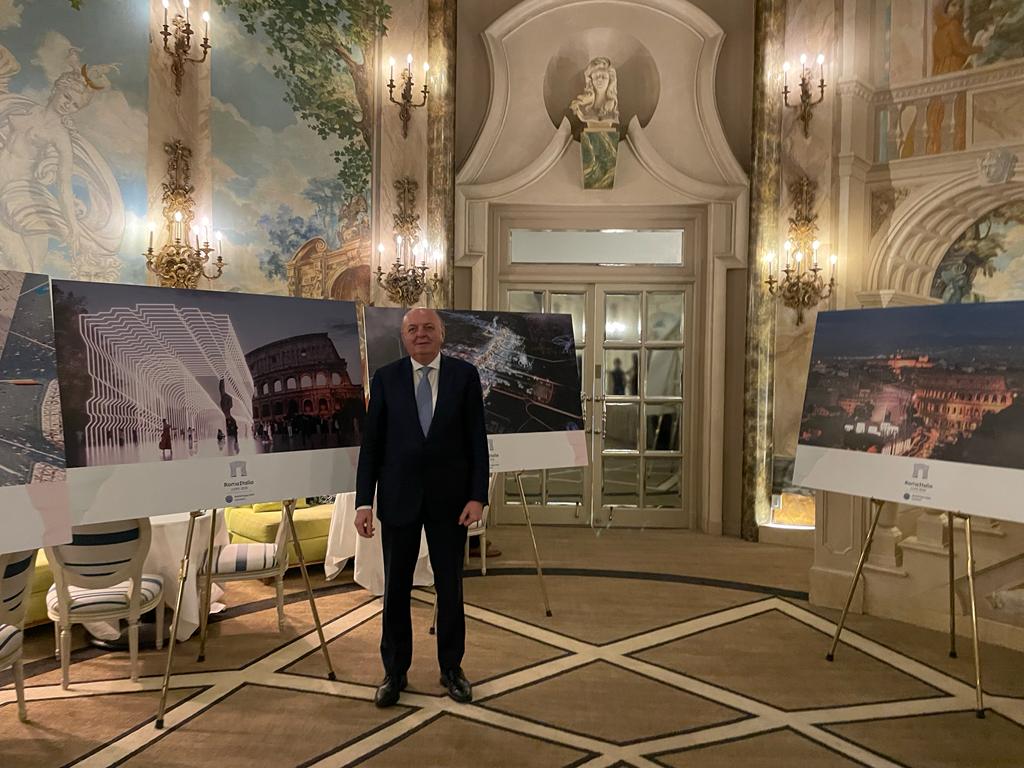 Expo2030Roma's tweet photo. #Expo2030Roma protagonista a New York con la mostra dedicata al Masterplan. 
Roma e l’Expo protagonisti a New York a margine della Conferenza Mondiale ONU sull’Acqua con un appuntamento, intitolato “Acqua, persone e territori: il 2030 e oltre. Expo Roma una piattaforma ideale”. https://t.co/oVRfSsDWWq