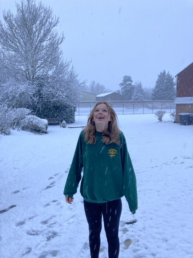 CobhamBoarding's tweet photo. With daylight savings fast approaching and the weather warming up, here is a throw back to the snow day Boarding woke up to on Wednesday the 8th of March - for some it was their first time seeing snow <3  #ukboardingschool #cobhamhall #studyaboard #snowday #snowballfight https://t.co/Nb8DrkI2PB