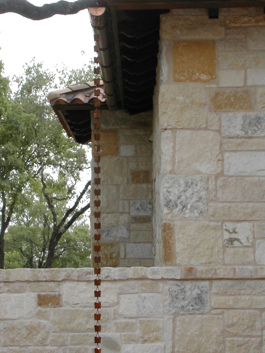 ATXGutterKing's tweet image. Rain chains are the latest trend in Austin. 
We have a variety of high quality Rain Chains. When you want to add more custom features to your home. 

Call☎️ (512) 270-2445
bit.ly/3uC3QV5