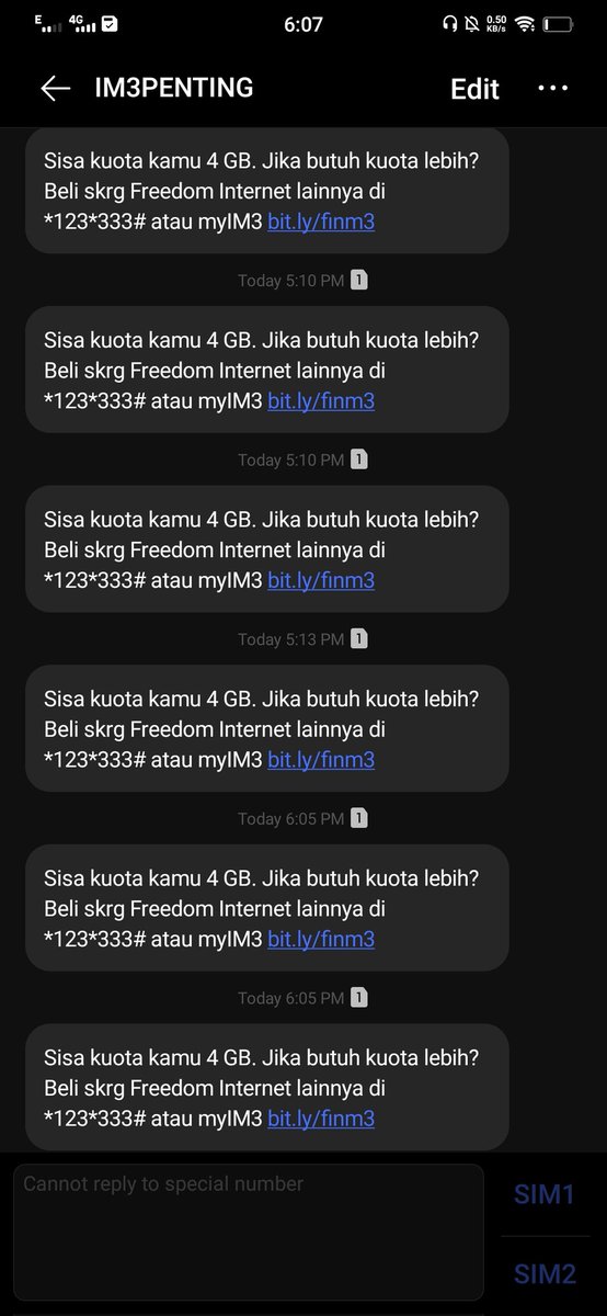 radiiitzky's tweet photo. Punten @IndosatCare 
Apa ga cape ngespam sms begini dr td sore ya?
Udah ada 15 sms yg isinya beginian semua dr rentang waktu jam 4 sore sampr jam 7.42 skrg
Kalo dibiarin sampe besok mungkin bisa ratusan sms kali.
Ini kuota saya masih 4,5gb loh
Masa di spam begini sih https://t.co/k4deNoAvRf