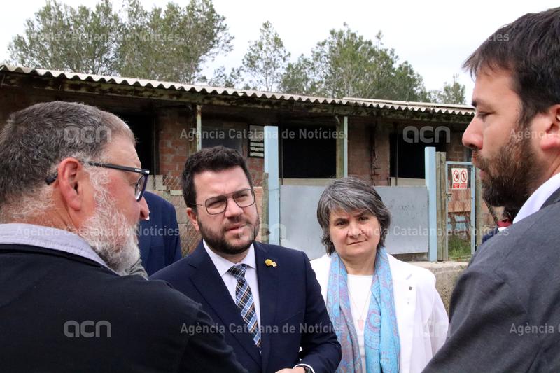 ACNcatcentral's tweet photo. El @govern destinarà 40 MEUR a retirar cobertes d'#amiant d'empreses i substituir-les per #plaques fotovoltaiques.
Es prioritzarà el sector #primari i la subvenció cobrirà el 100% de la depesa.
https://t.co/t34F8dRFMO
@residuscat https://t.co/lEiDsa1dAX