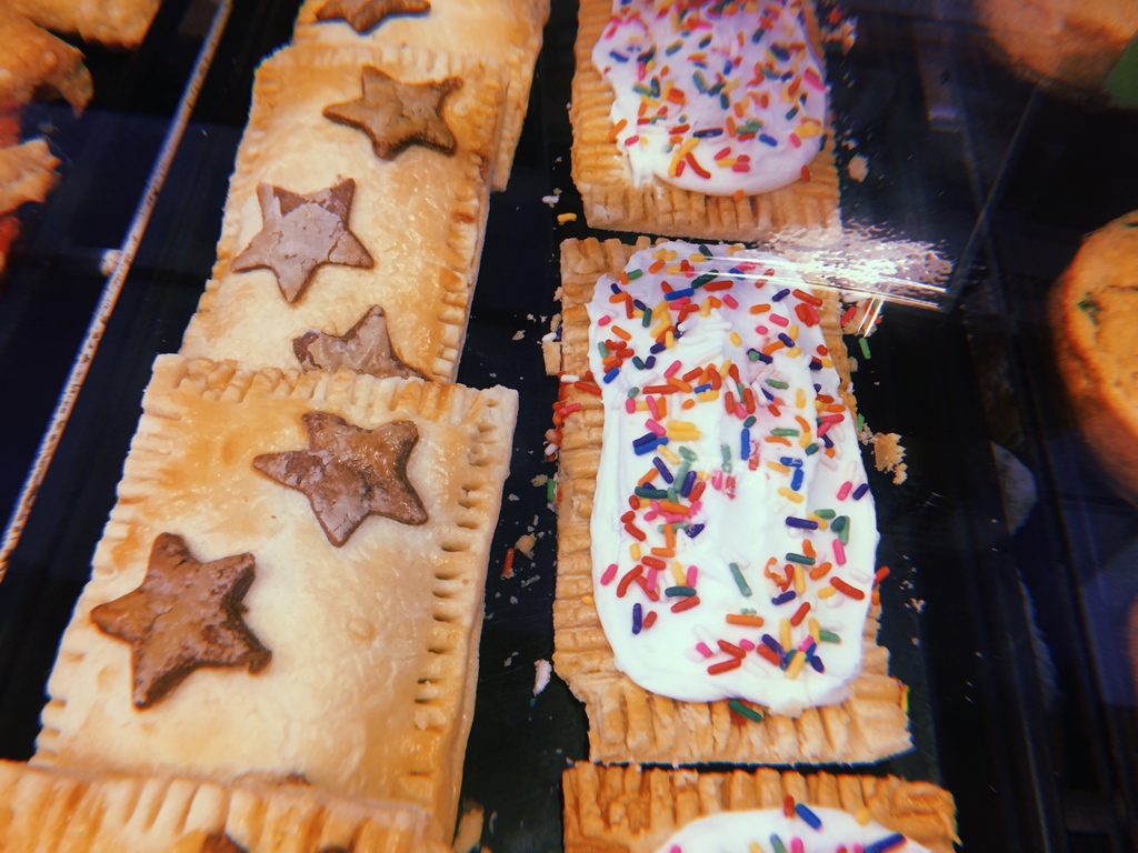 BluffCityCoffee's tweet photo. Pop in for a fresh, homemade pop tart, available in Raspberry or Nutella varieties at both locations. https://t.co/yYxzCgkEaQ