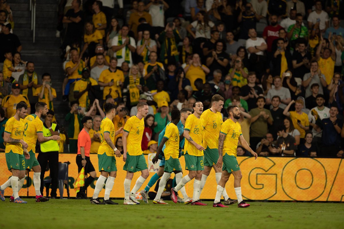 SystemFoot's tweet photo. [#Amical🌐] L’#Australie 🇦🇺 s’impose 3-1 contre l’#Équateur 🇪🇨 !

⚽️ #Irvine 12’
⚽️ #Mabil 32’
⚽️ #Kuol 84’

⚽️ #Torres 23’

#AUSECU https://t.co/tCmjME9OeS