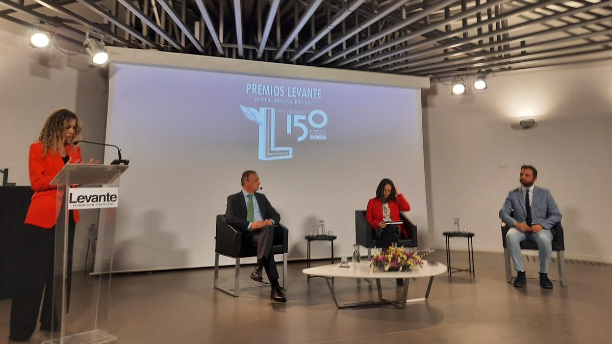 El SG de #UGTPV @ismasava, asiste a la entrega del Premio Levante-EMV de Economía 2022 para la Gigafactoría de Volkswagen en Sagunt. Una inversión estratégica que convertirá a la Comunitat Valenciana y  España en el hub europeo de la electromovilidad.
