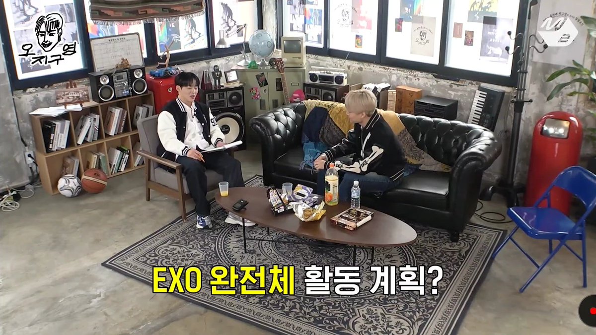 dyonigiri's tweet photo. Baek Guyoung asked Jongin about EXO full team activity plan
🐻: after my solo, aren't we gonna comeback with the EXO members?
👦: finally.. EXO
🐻: it's been a while right?
👦: no but can EXO come here as a full team later?
🐻: can you handle all of us?

🤣🤣🤣 https://t.co/SFYGZamRkM