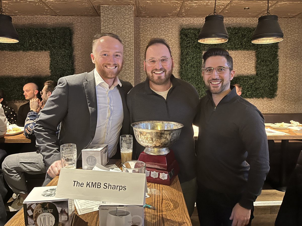Advocates_Soc's tweet photo. Congratulations to The KMB Sharps for taking home the trophy at last night's sold-out YASC Trivia Challenge. 
Thanks to our planning committee, the 100+ lawyers who came out to play &amp; sponsors @HeneinHutchison @FoglerRubinoff @TorkinManesLLP @thomsonrogers #YASCTrivia #TASEvents https://t.co/KLXPt0t50K