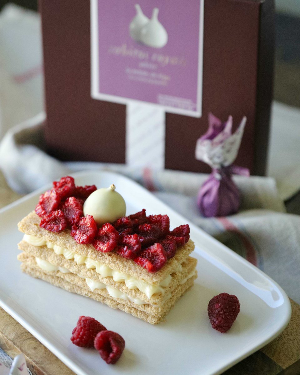 rabitosroyale's tweet photo. #Delicioso #postre de #CremaYFrambuesas con nuestros impresionantes #RabitosWhite!
-
#Delicious #CustardCream and #RaspberryDessert with our amazing #RabitosRoyale White!
#Rabitos #BombonesDeHigo #ChocolateFigBonbon #ChocolateBlanco #WhiteChocolate #Frambuesas #Raspberries https://t.co/7tIRSFrTZn