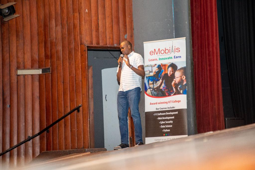 eMobilis's tweet photo. @NdigaJn shared his inspiring journey where he started off as a Telemedicine Assistant and went to companies like @Andela, @SafeBoda, @Microsoft, and now a Tech recruiter @Google. His story of hard work and dedication in achieving one's career aspirations.

#techtalk2023 https://t.co/tYqng4kYcg
