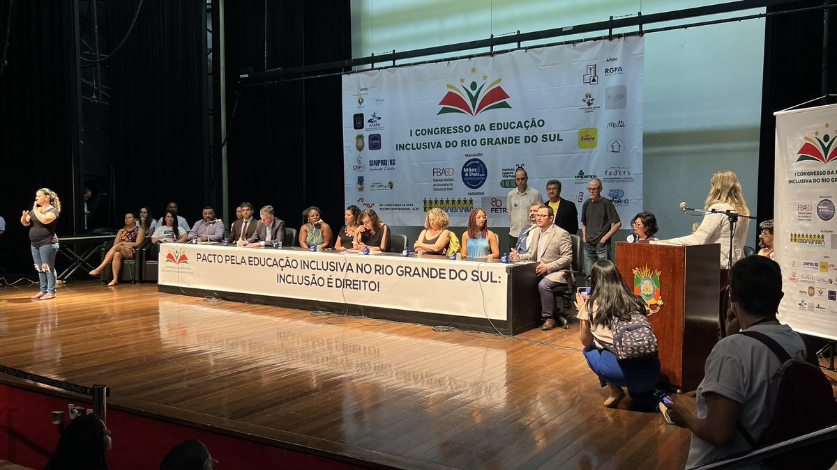 Já estamos por aqui, participando do I Congresso da Educação Inclusiva do Rio Grande do Sul 📚