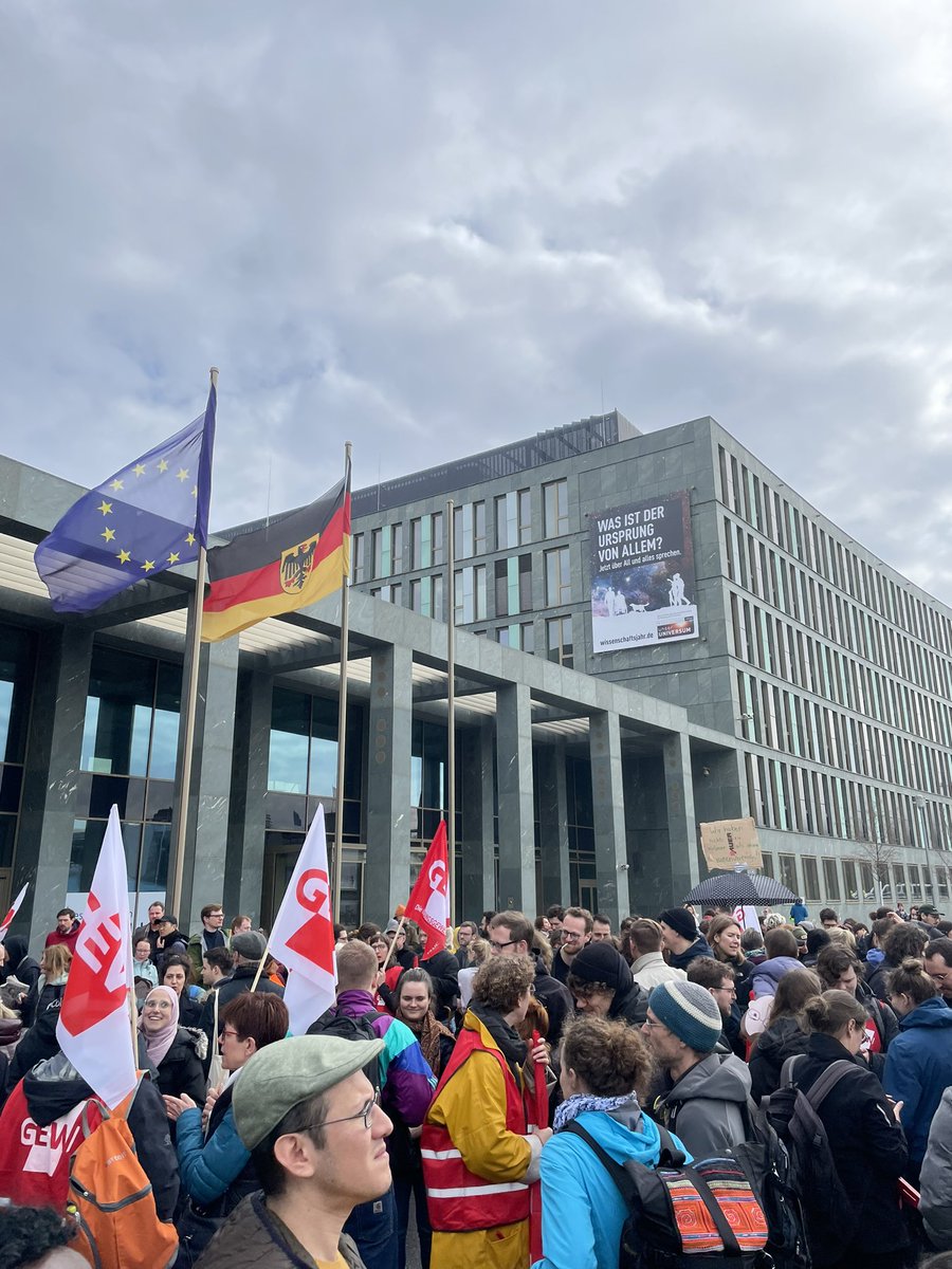 Today we made our voices heard as scientists in Germany. As someone with an immigrant background, I am even more vulnerable. The scrapped proposal by the BMBF heightened the precarious situation that we already have. #FightWissZeitVG #WissZeitVG
