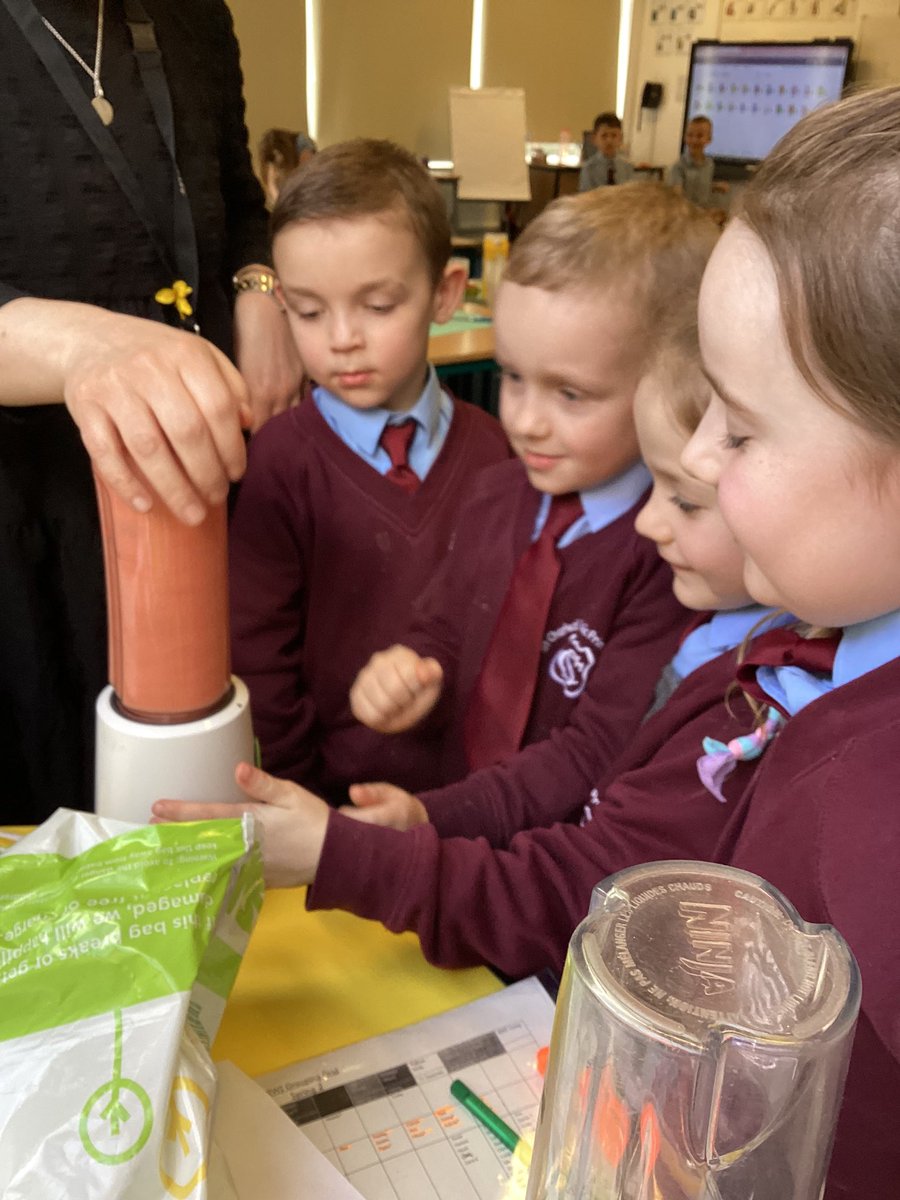 CharlesPrimary1's tweet photo. Fruit smoothies in DT today! https://t.co/jxedSZ7RwF