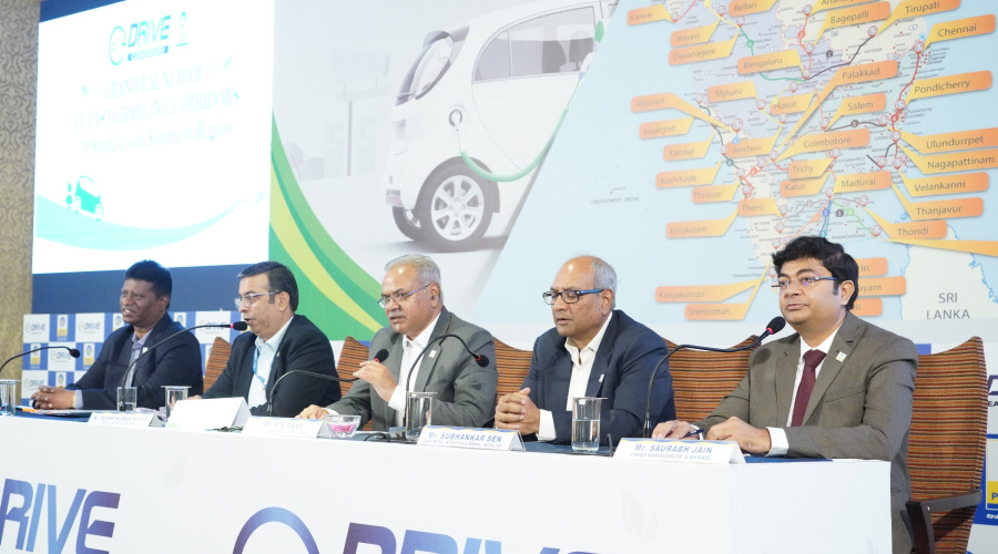 equitybulls's tweet photo. BPCL electrifies more than 5,000 Kilometers Highway Stretches in Kerala, Karnataka and Tamil Nadu
#BharatPetroleumCorporation #INE029A01011 #BPCL #EV #FastChargingStations #110FuelStations #Karnataka #Kerala #TamilNadu
https://t.co/6C3T8dPTNb https://t.co/IuJTHFb8il