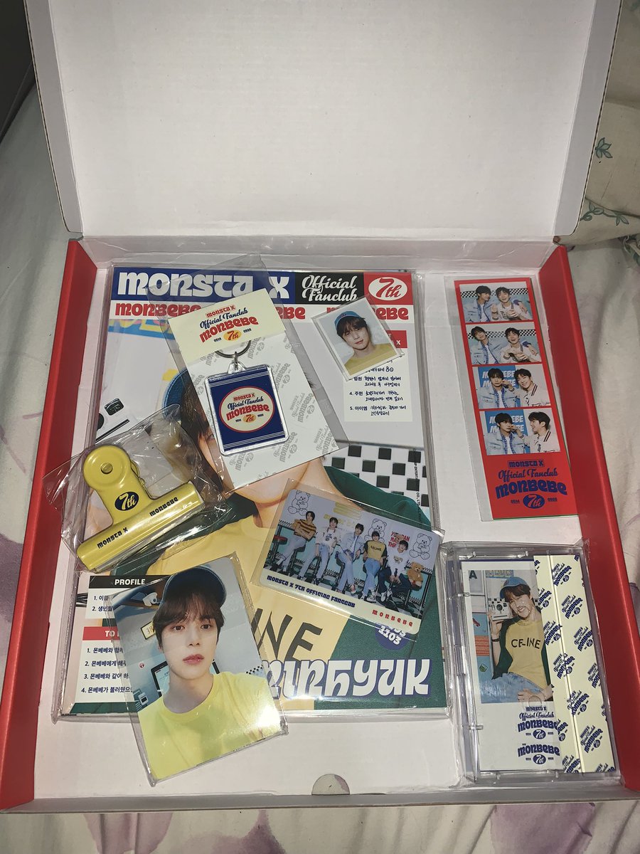 weewoosells's tweet photo. wts monsta x 7th gen kit 
💗RM85 incl wm postage for all in the pic
💗no changkyun set and sticker only
💗price can nego for srs buyer 
💗will send with outbox 
💗no vid proof 
#pasarmx #pasarmonstax @PasarMX_Wonho @PasarMxnWh https://t.co/UGGV4L53tN