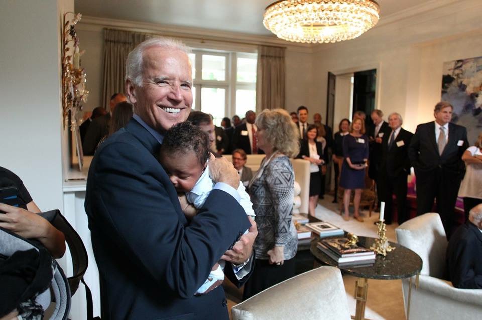 harrisonjaime's tweet photo. Reminds me of one of my most cherished moments of then VP @JoeBiden with our first born almost 9 years ago! https://t.co/haiwaDVKbQ