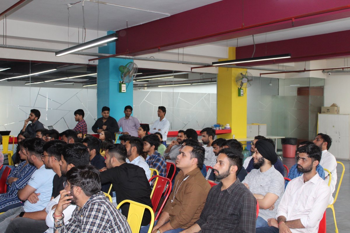 OnGraph's tweet photo. Today's #LearningSession was on #IncomeTax2023🎯

Sharing glimpses from an amazing learning session with Mr. @AshishJha on Income Tax 2023! 
These pictures capture the moments of our team, enhancing their #knowledge on the new Income Tax system ✨

#OfficeLearning #OnGraph https://t.co/FnPbLYEAb5