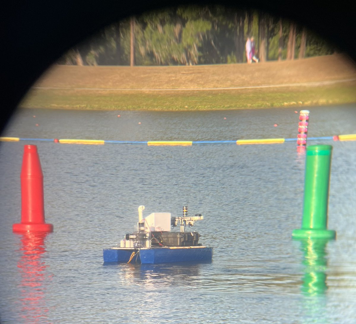 CharlotteG_STEM's tweet photo. @GeorgiaTech has successfully navigated the “Panama Canal”!!! #RoboBoat @AUVSIFoundation https://t.co/gtdEFLkgzC
