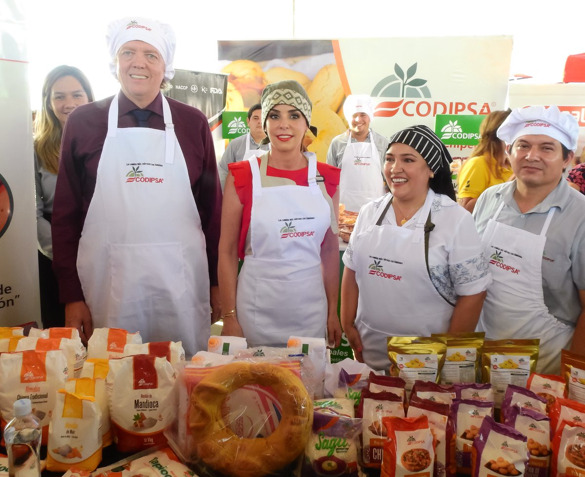 codipsapy's tweet image. 🇵🇾 Ayer compartimos un día lleno de delicias y tradición en la 𝗘𝘅𝗽𝗼 𝗦𝗲𝗺𝗮𝗻𝗮 𝗦𝗮𝗻𝘁𝗮 organizada por la Senatur ✅
Estuvimos presentes con un stand y recibimos la grata visita de la Primera Dama de la Nación, Silvana López Moreira y la Ministra de Turismo, Sofia Montiel