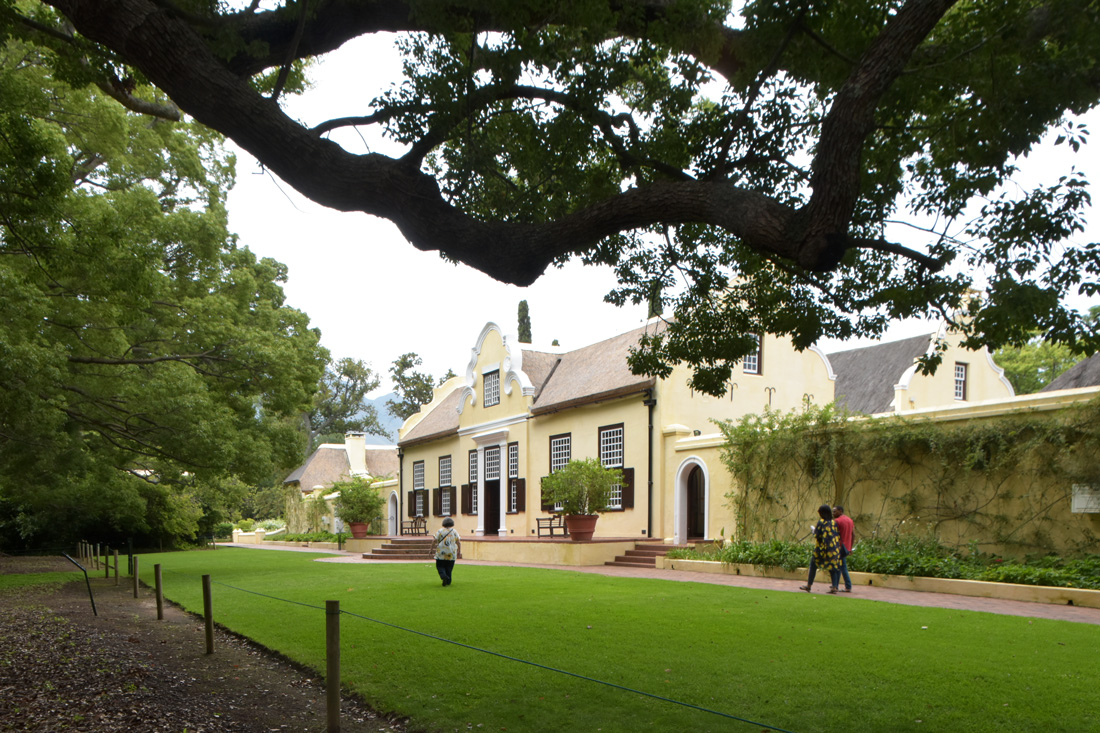 John & Lynne Ford (@mainingmenu) on Twitter photo A brief look at the #Vergelegen estate
Vergelegen is one of the Cape's & South Africa's most historic properties. Read on…
adamastorbacchus.blogspot.com/2023/03/vergel…
@vergelegenwines #history #CapeDutch #AngloAmerican #vanderStel #gardens #wildlife #conservation #wineestate #SouthAfricanWine #farm A brief look at the #Vergelegen estate
Vergelegen is one of the Cape's & South Africa's most historic properties. Read on…
adamastorbacchus.blogspot.com/2023/03/vergel…
@vergelegenwines #history #CapeDutch #AngloAmerican #vanderStel #gardens #wildlife #conservation #wineestate #SouthAfricanWine #farm