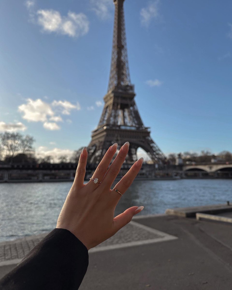 brittneybobay's tweet photo. I GET TO FINALLY POST IT. I’M A FIANCÉE! 🤍🥹 https://t.co/hr6jN6E8RN